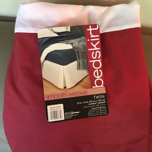 Twin bedskirt